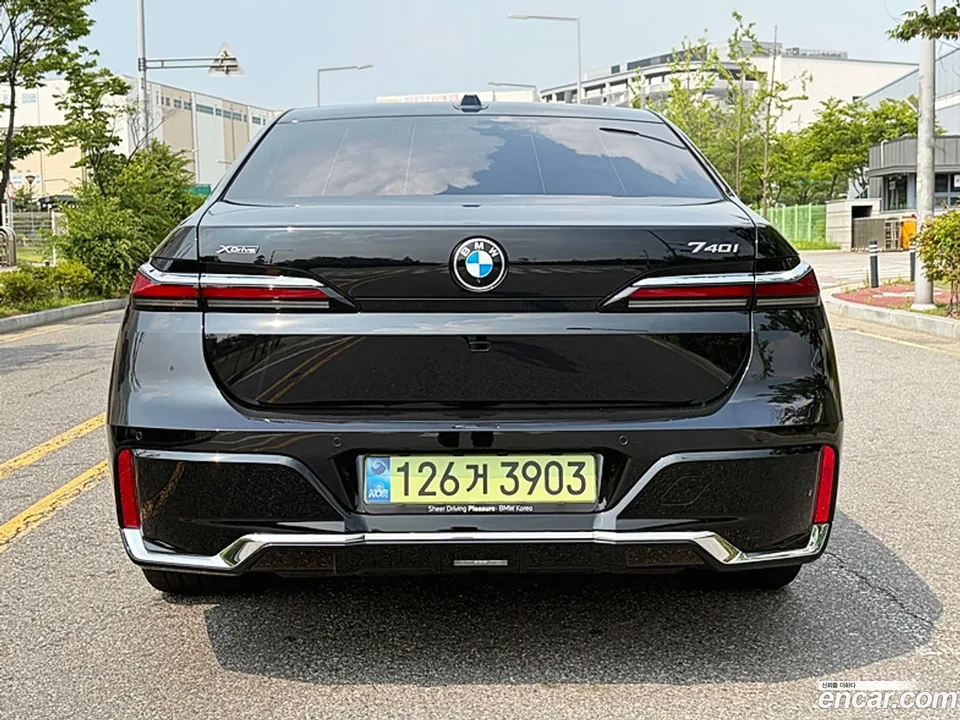 BMW 7 Series 740i xDrive M 2025 — thumbnail 4