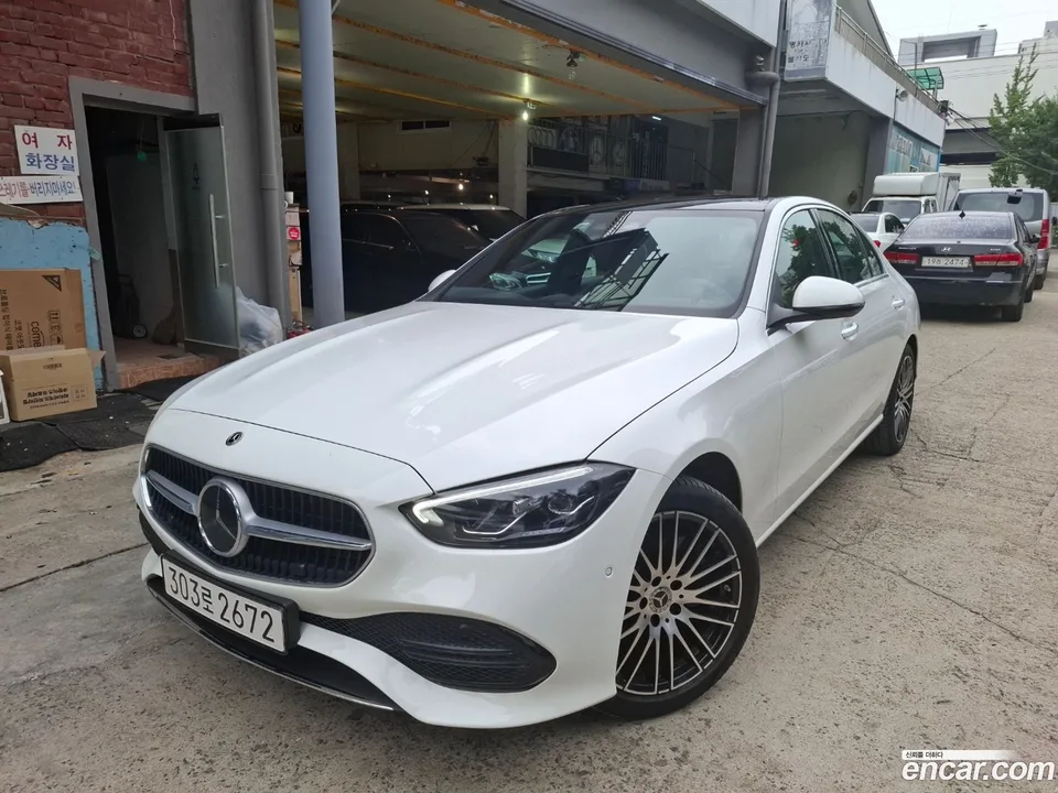 Mercedes-Benz C-Class 2025