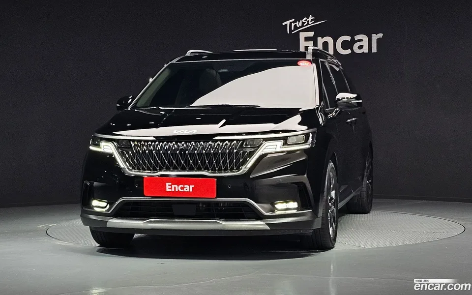 Kia Carnival 7 2023 — thumbnail 3
