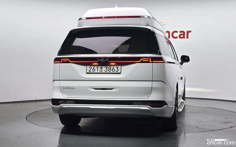 Kia Carnival 9 2023 — thumbnail 4