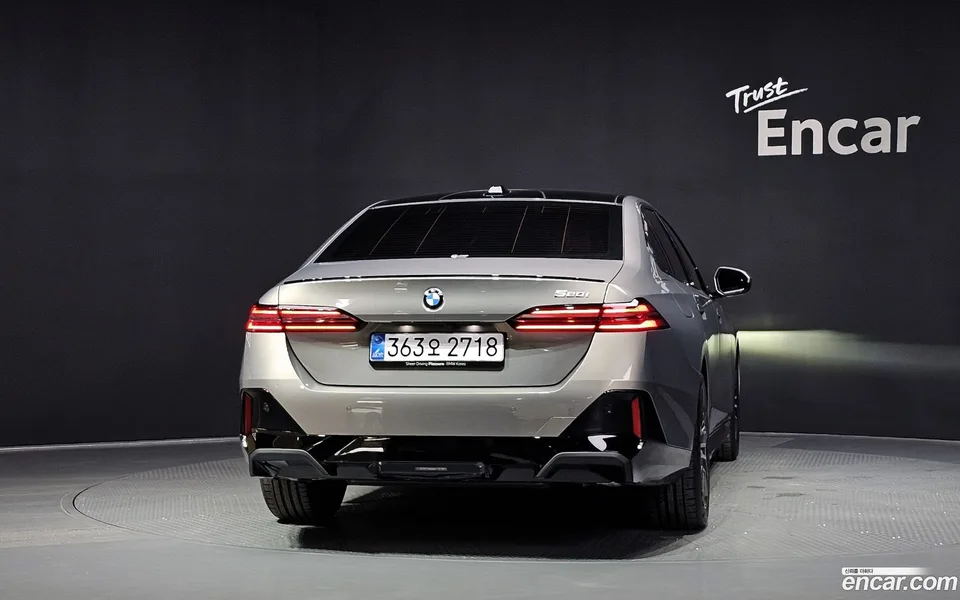 BMW 5 Series 520i 2025 — thumbnail 4