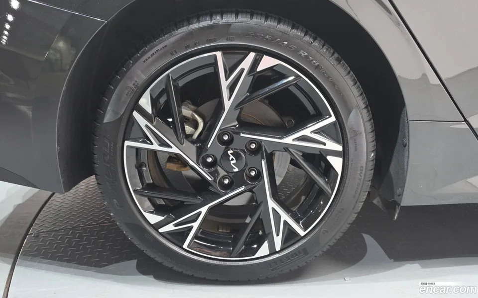 Kia K5 Hybrid 2024 — thumbnail 2