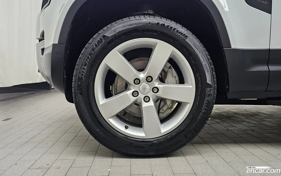 Land Rover Defender 110 D300 HSE 2022 — thumbnail 5