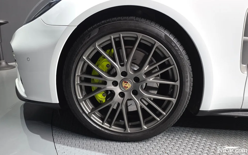 Porsche Panamera (971) 2.9 AWD E- 2023 — thumbnail 2