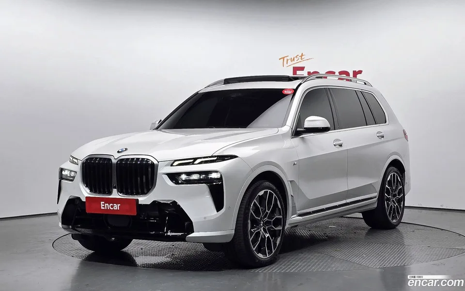 BMW X7 xDrive 40i M 6 2024 — photo 1, buy with delivery to Moscow