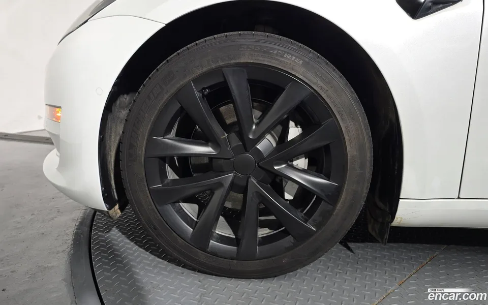Tesla Model 3 AWD 2022 — миниатюра 5