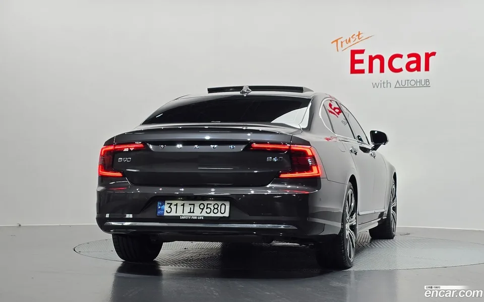Volvo S90 B6 AWD 2022 — thumbnail 4
