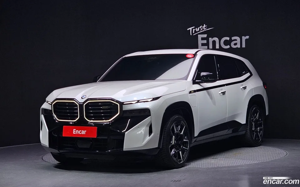 BMW XM 4.4 2023 — photo 1, buy with delivery to Moscow