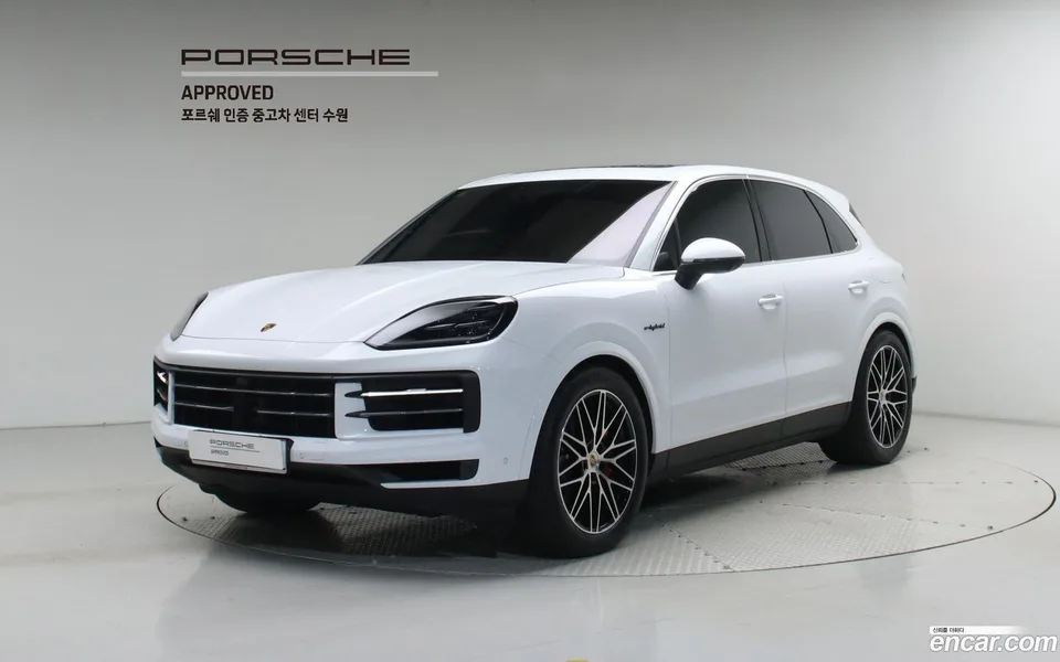 Porsche Cayenne 3.0 S E- 2025 — photo 1, buy with delivery to Moscow