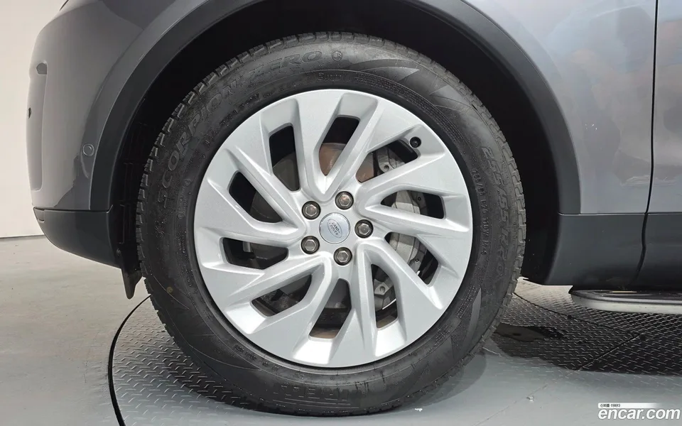 Land Rover Discovery 2.0 P300 S 2025 — thumbnail 5