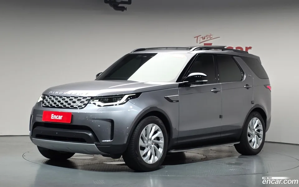 Land Rover Discovery 2.0 P300 S 2025 — photo 1, buy with delivery to Moscow