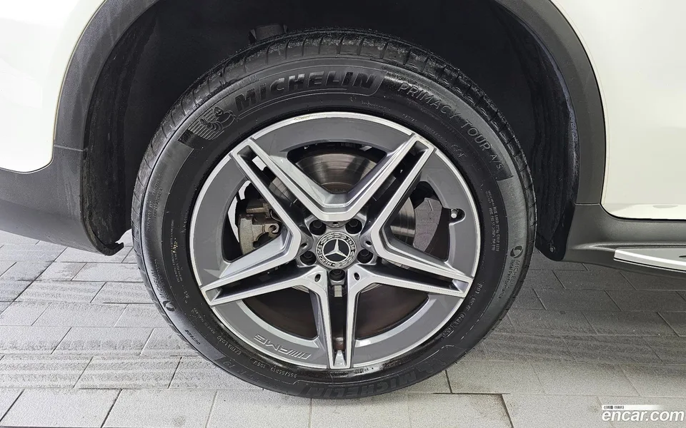 Mercedes-Benz GLC-Class GLC300e 4MATIC 2022 — thumbnail 2