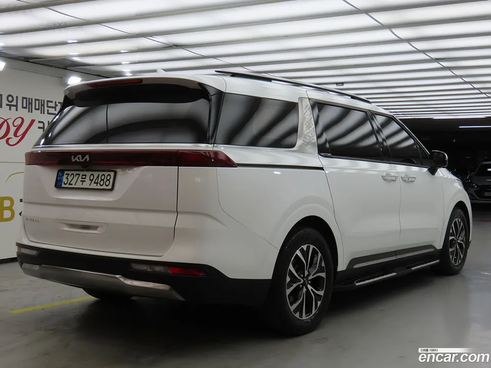 Kia Carnival 9 2022 — thumbnail 4