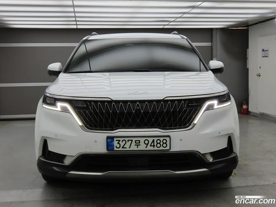 Kia Carnival 9 2022 — photo 1, buy with delivery to Moscow