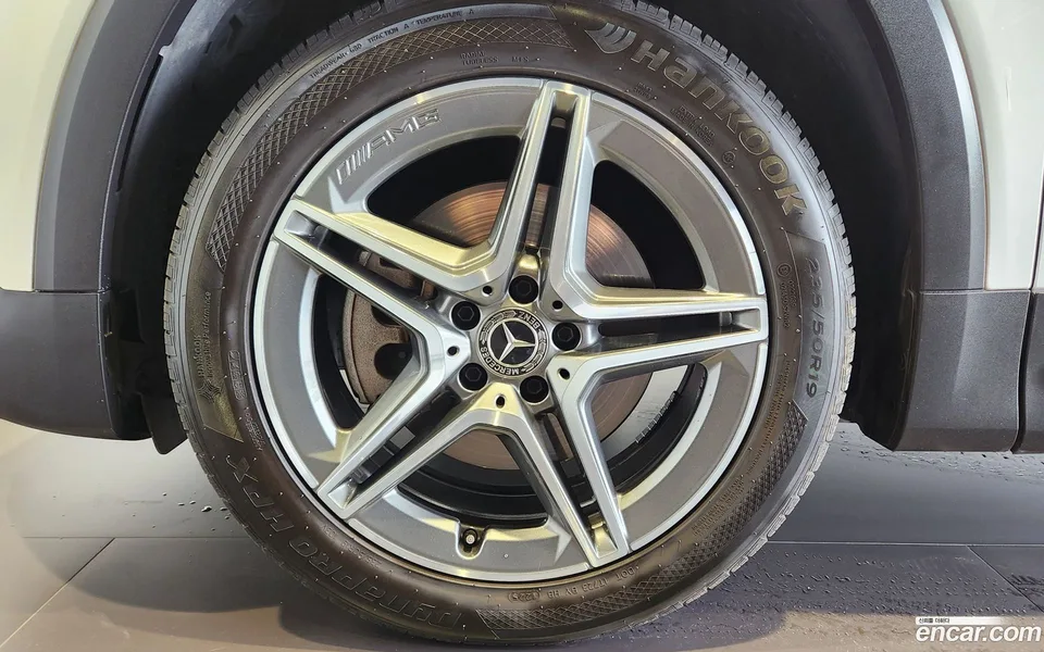 Mercedes-Benz GLB-Class GLB250 4MATIC 2022 — thumbnail 2