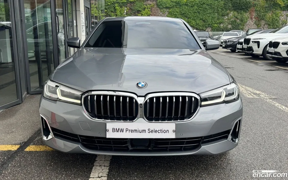 BMW 5 Series 530i 2023 — миниатюра 3
