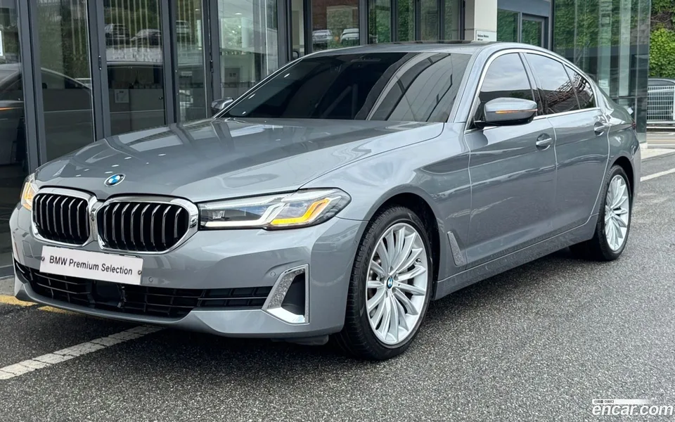 BMW 5 Series 530i 2023 — фото 1, купить с доставкой в Москву