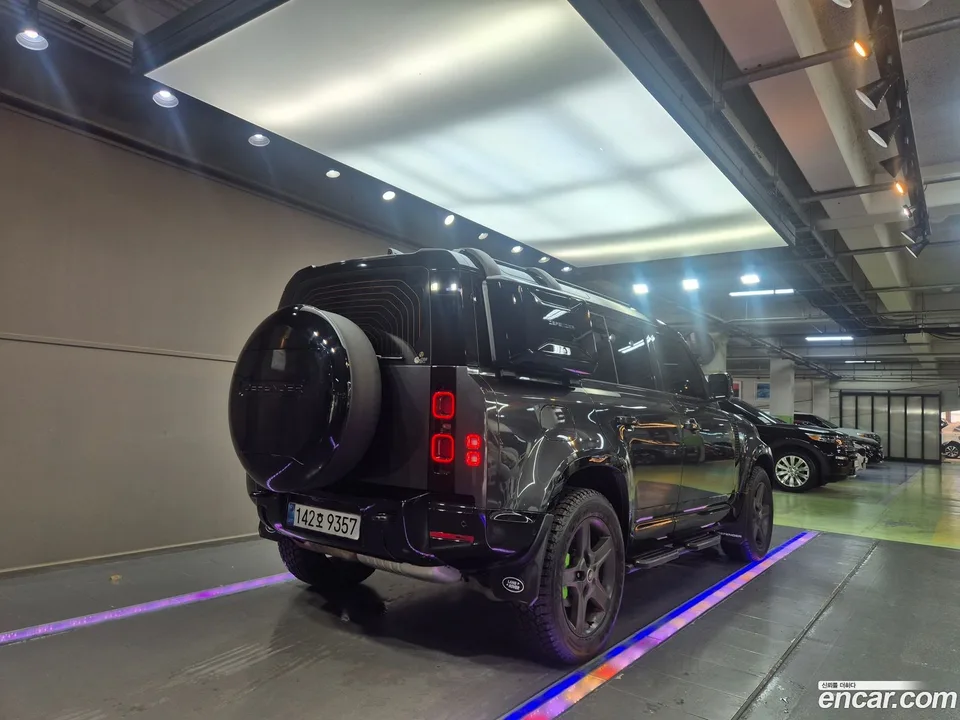 Land Rover Defender 110 D250 X- SE 2025 — thumbnail 4