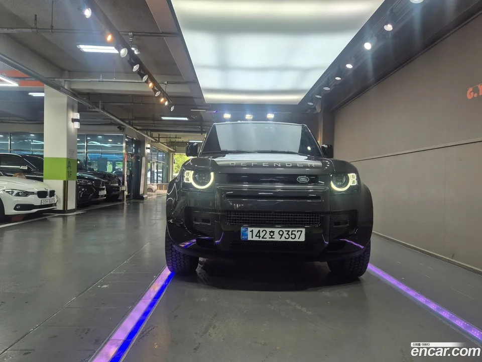 Land Rover Defender 110 D250 X- SE 2025 — photo 1, buy with delivery to Moscow