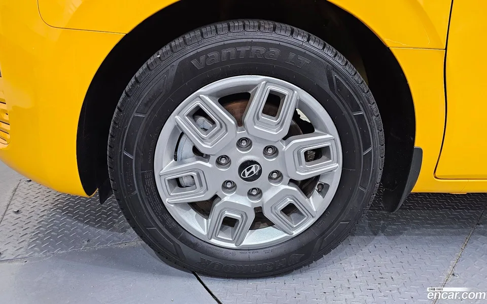 Hyundai Staria L3.5 2025 — thumbnail 5