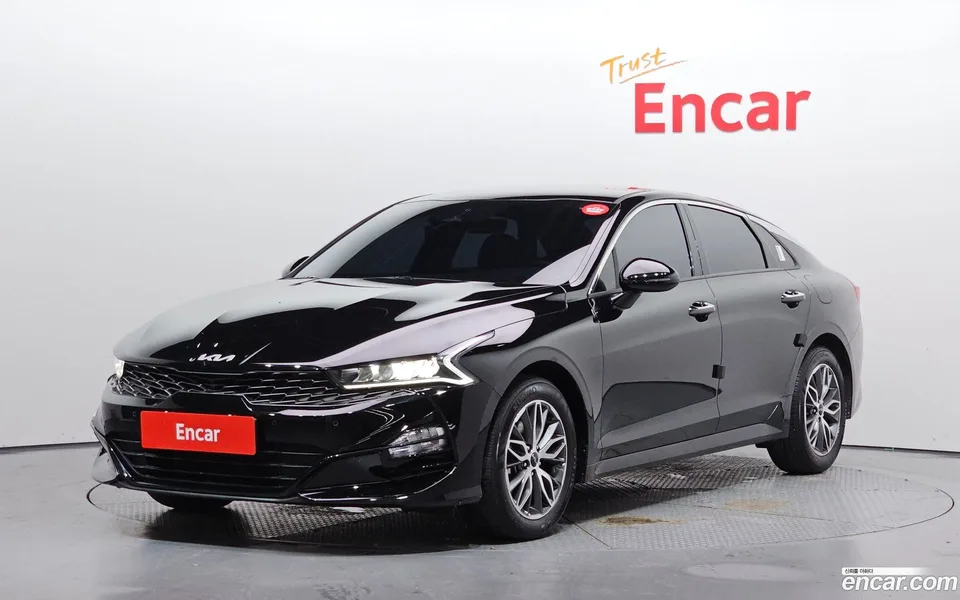 Kia K5 2.0 2023 — фото 1, купить с доставкой в Москву