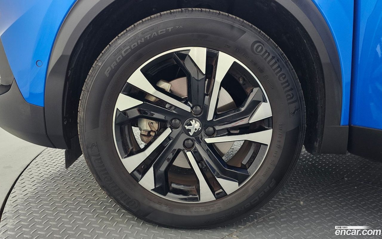 Peugeot e-2008 2022 — 5