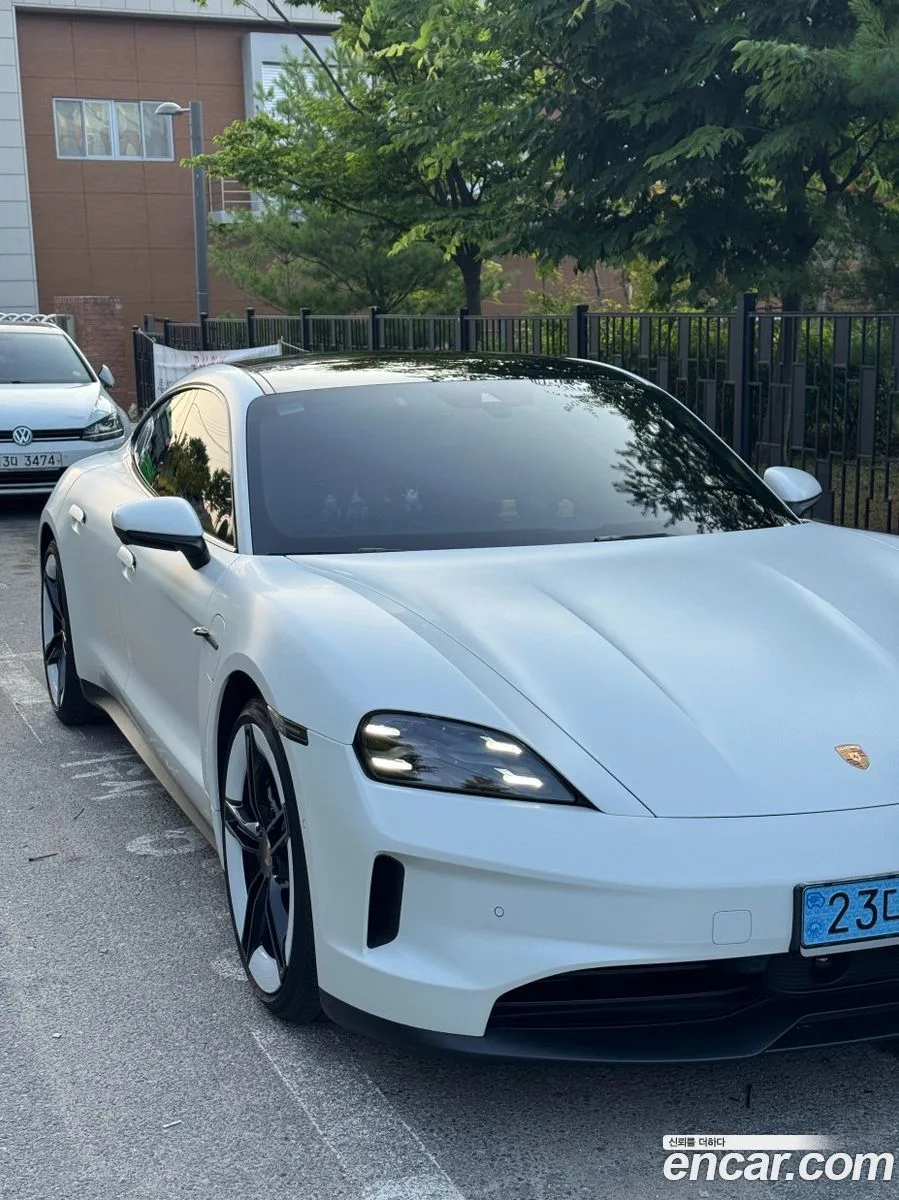 Porsche Taycan 4S 2024 — миниатюра 3