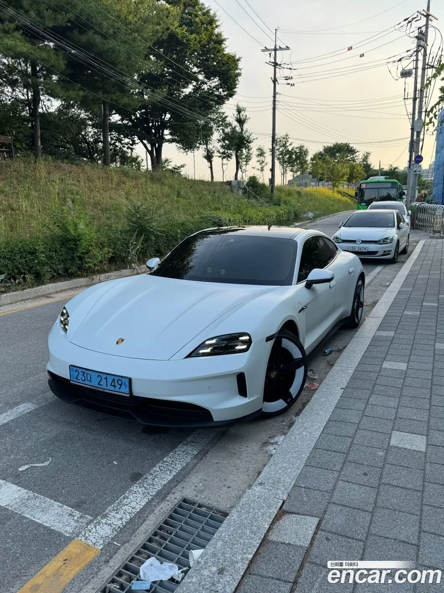Porsche Taycan 4S 2024 — photo 1, buy with delivery to Moscow