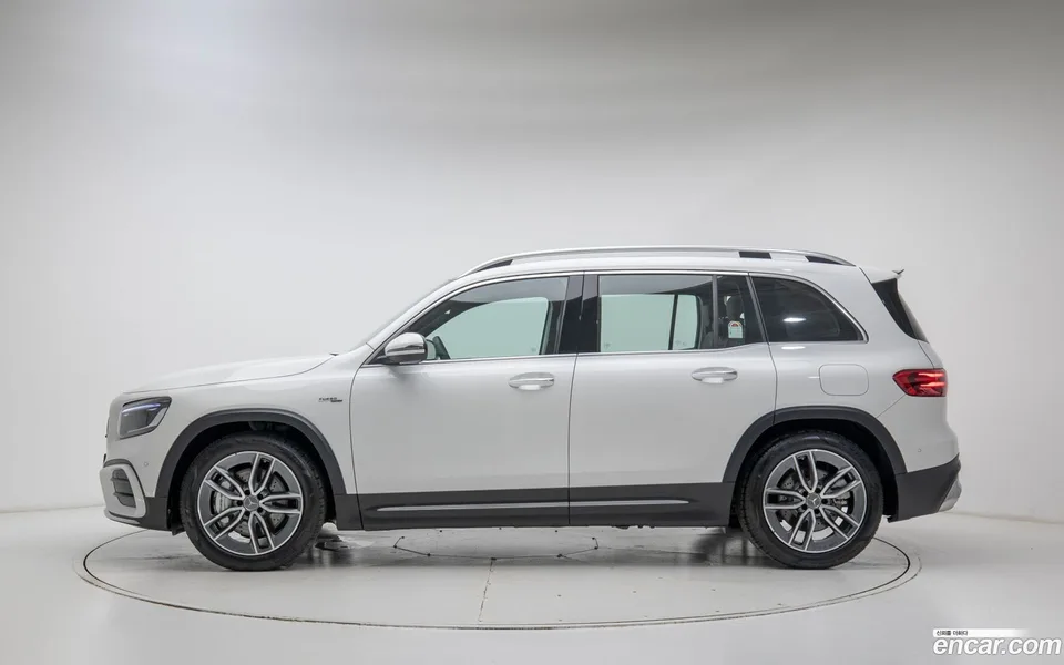 Mercedes-Benz GLB-Class AMG GLB35 4MATIC 2025 — миниатюра 4