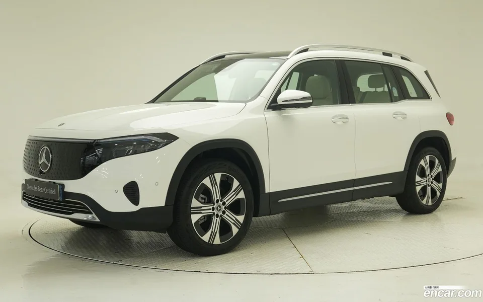 Mercedes-Benz EQB EQB300 4MATIC 2025 — фото 1, купить с доставкой в Москву