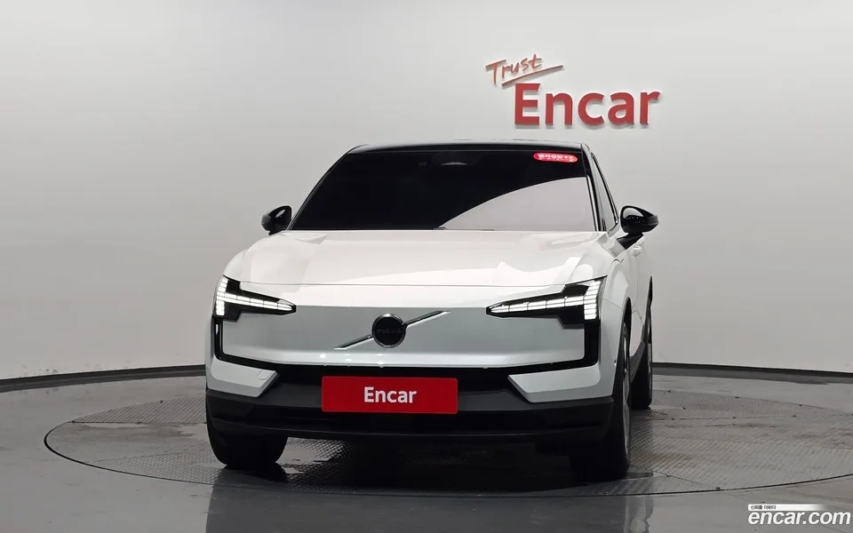 Volvo EX30 2025 — thumbnail 3