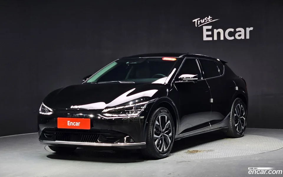 Kia EV6 2023 — photo 1, buy with delivery to Moscow