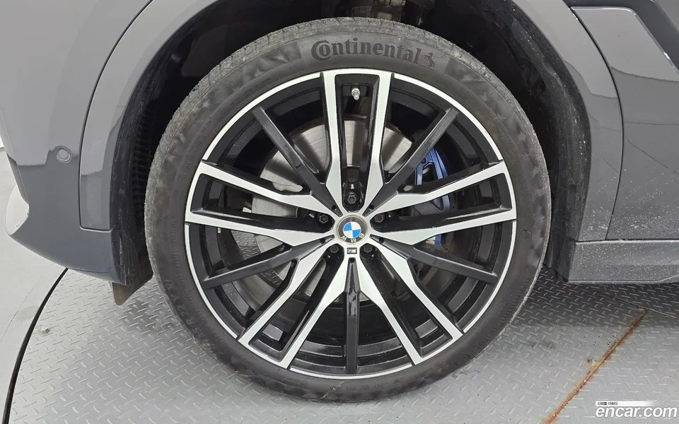 BMW X6 xDrive40d M 2023 — thumbnail 2