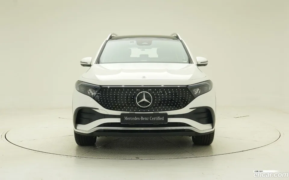 Mercedes-Benz EQB EQB300 4MATIC AMG 2025 — thumbnail 3