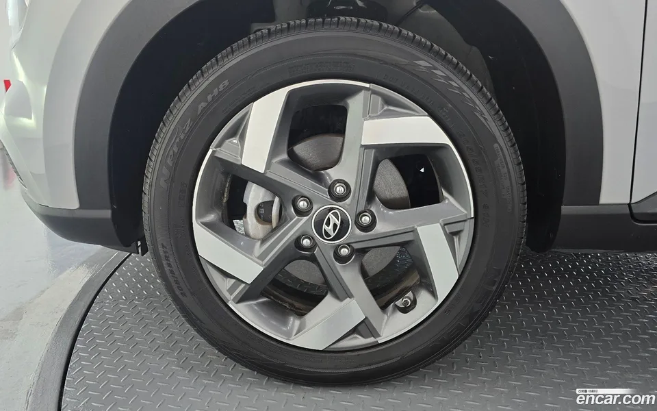 Hyundai Venue 1.6 2023 — thumbnail 2