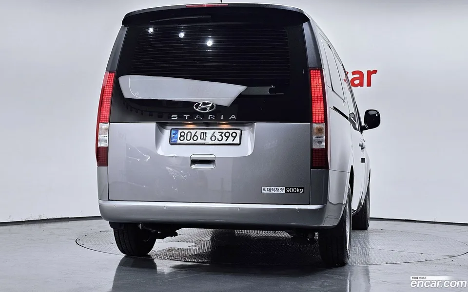 Hyundai Staria 3 2023 — thumbnail 4
