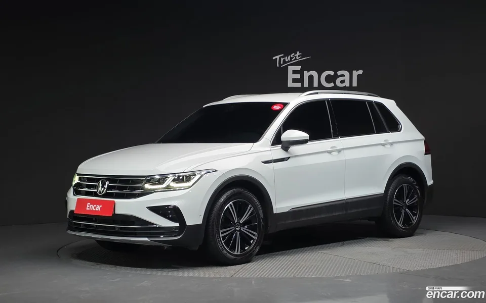 Volkswagen Tiguan 2.0 TDI 2022 — photo 1, buy with delivery to Moscow