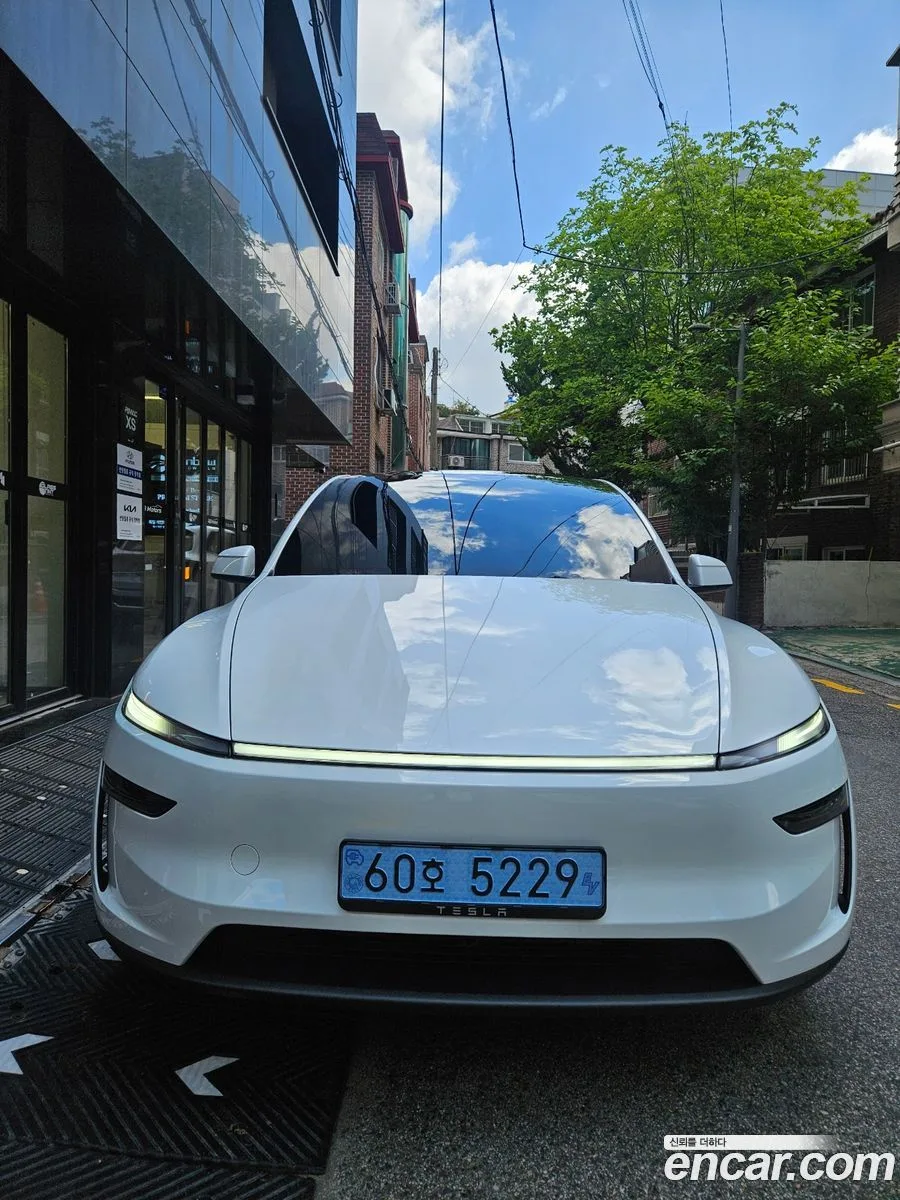 Tesla Model Y RWD 2026 — photo 1, buy with delivery to Moscow
