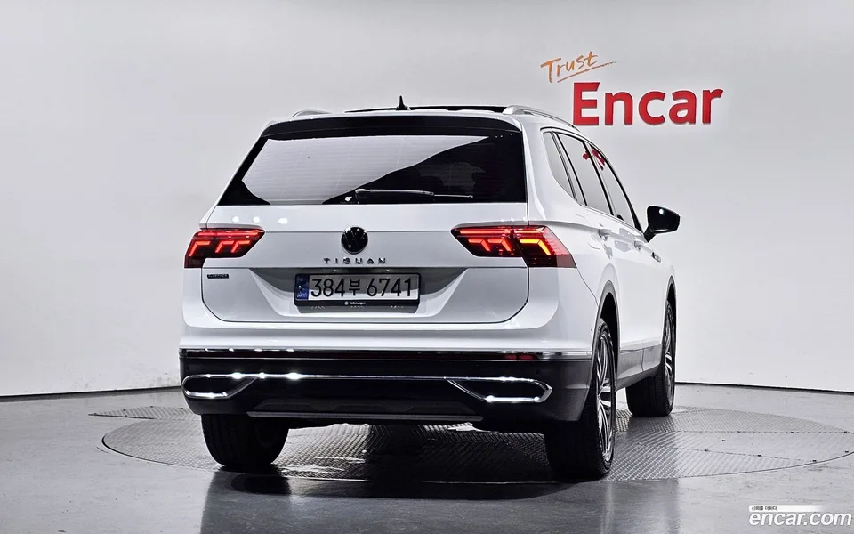 Volkswagen Tiguan Allspace 2.0 TSI 2024 — миниатюра 4