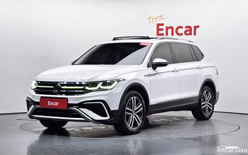 Volkswagen Tiguan Allspace 2.0 TSI 2024 — фото 1, купить с доставкой в Москву