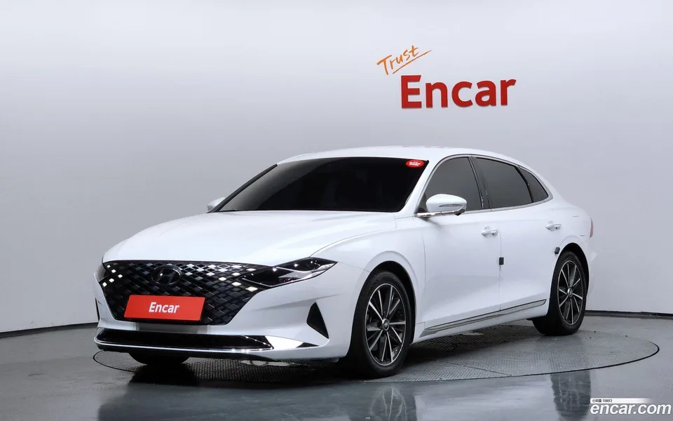 Hyundai Grandeur IG 2.5 2022 — photo 1, buy with delivery to Moscow