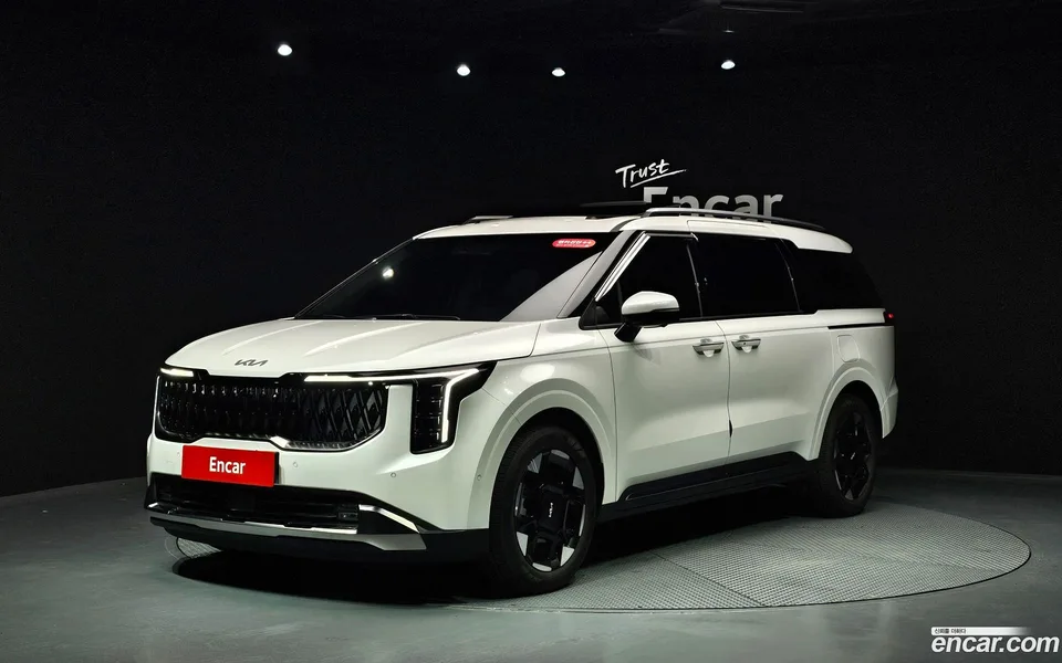 Kia Carnival HEV 9 2024 — photo 1, buy with delivery to Moscow