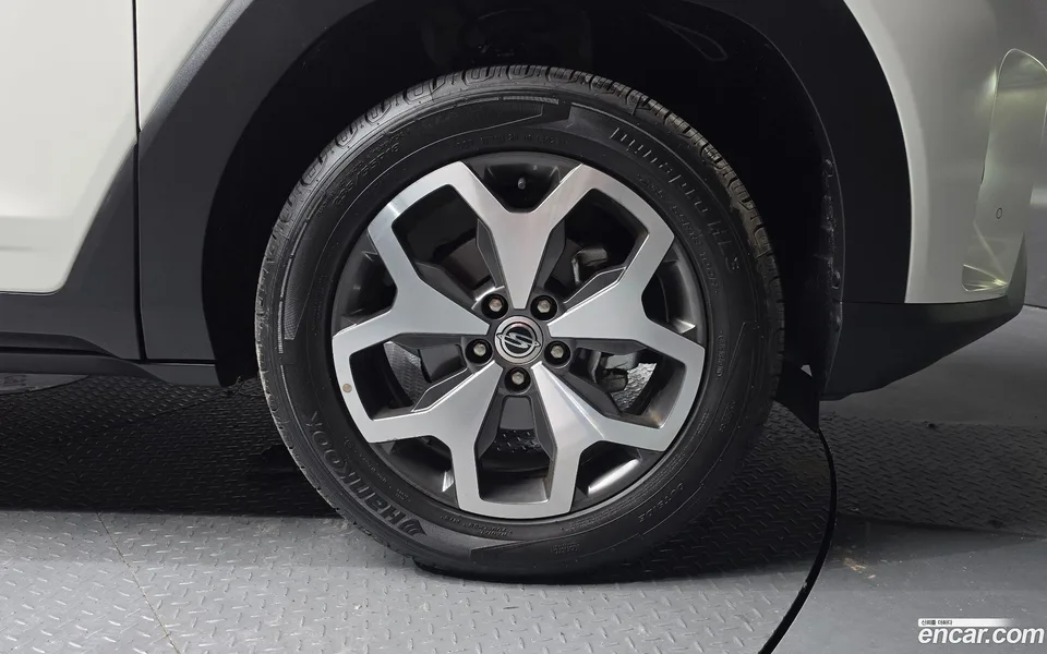 KG Mobility Torres 1.5 2WD 2022 — thumbnail 5
