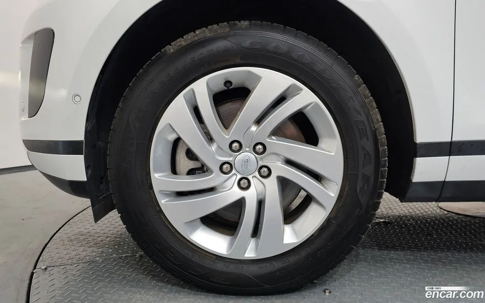 Land Rover Range Rover Evoque P250 S 2025 — thumbnail 2