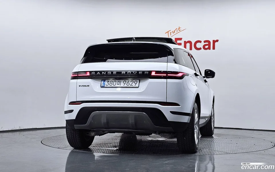 Land Rover Range Rover Evoque P250 S 2025 — thumbnail 4