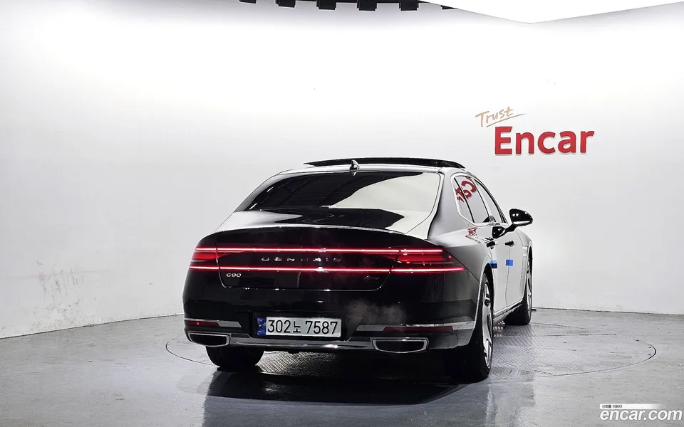 Genesis G90 3.5 e-S/C AWD LWB 2023 — thumbnail 4