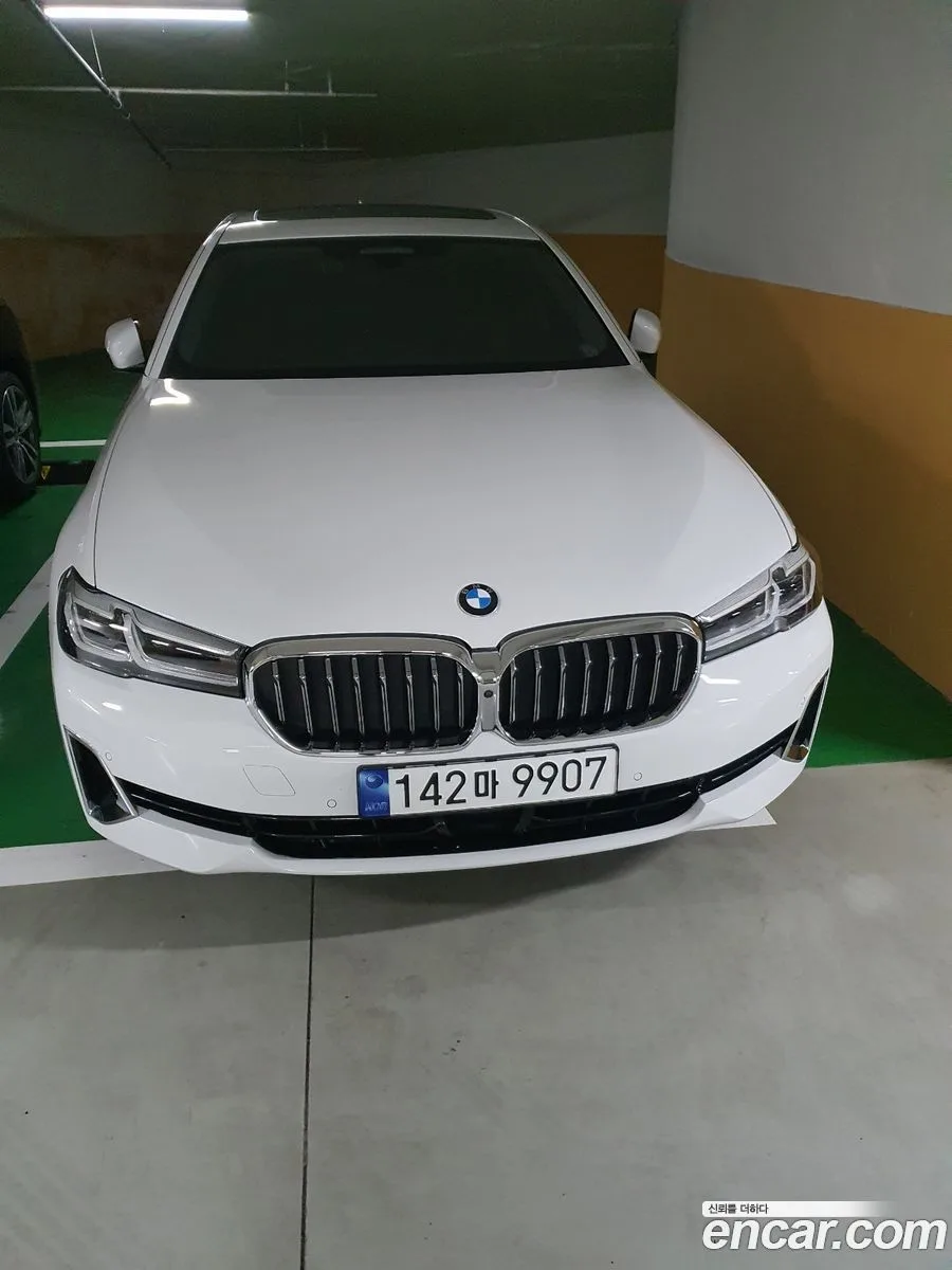 BMW 5 Series 530i xDrive 2023 — photo 1, buy with delivery to Moscow