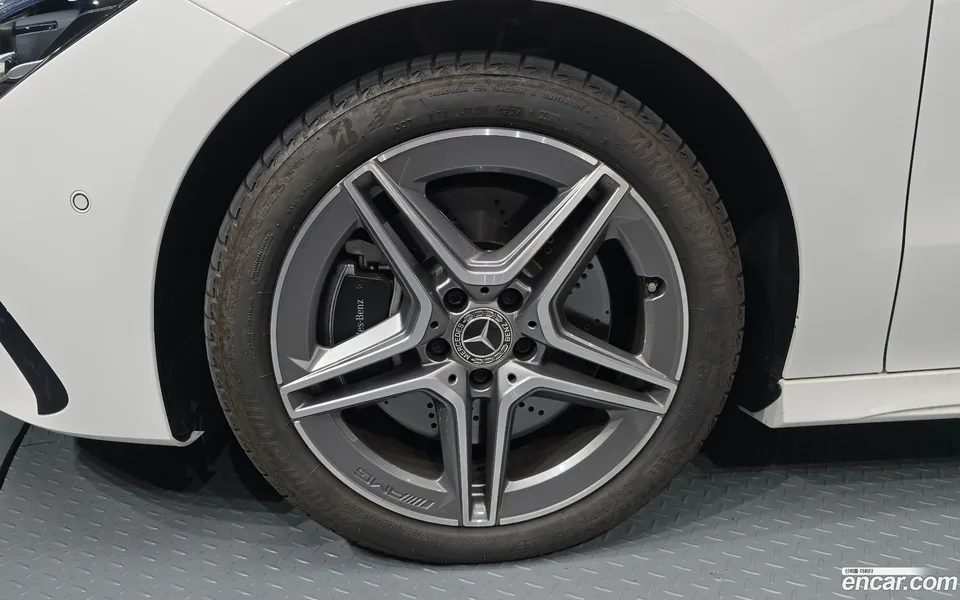 Mercedes-Benz CLA-Class CLA250 4MATIC 2024 — thumbnail 2