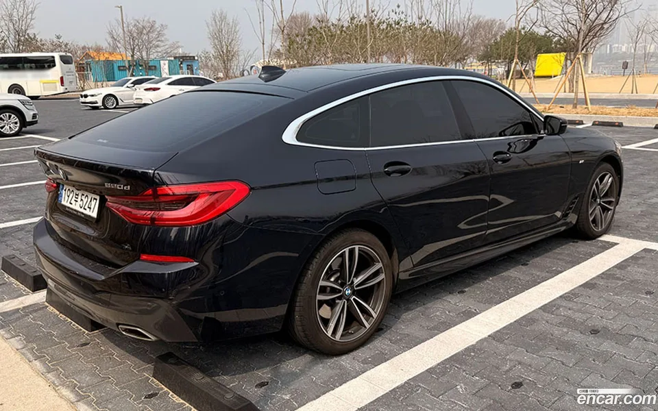 BMW 6 Series GT 620d xDrive M 2023 — thumbnail 2