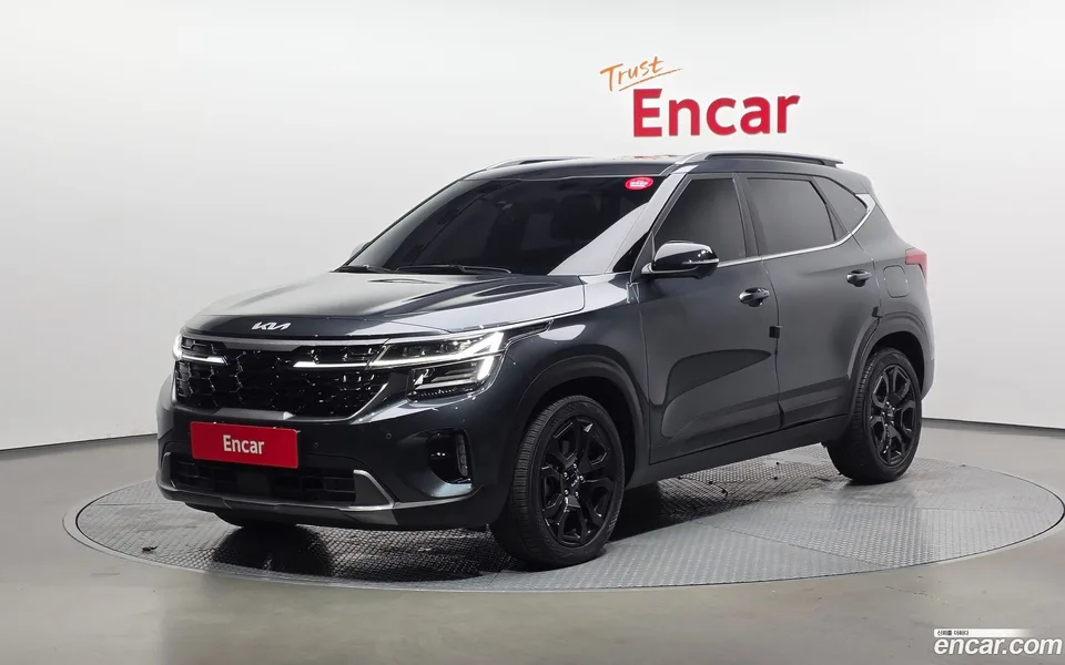 Kia Seltos 1.6 2WD 2023 — photo 1, buy with delivery to Moscow